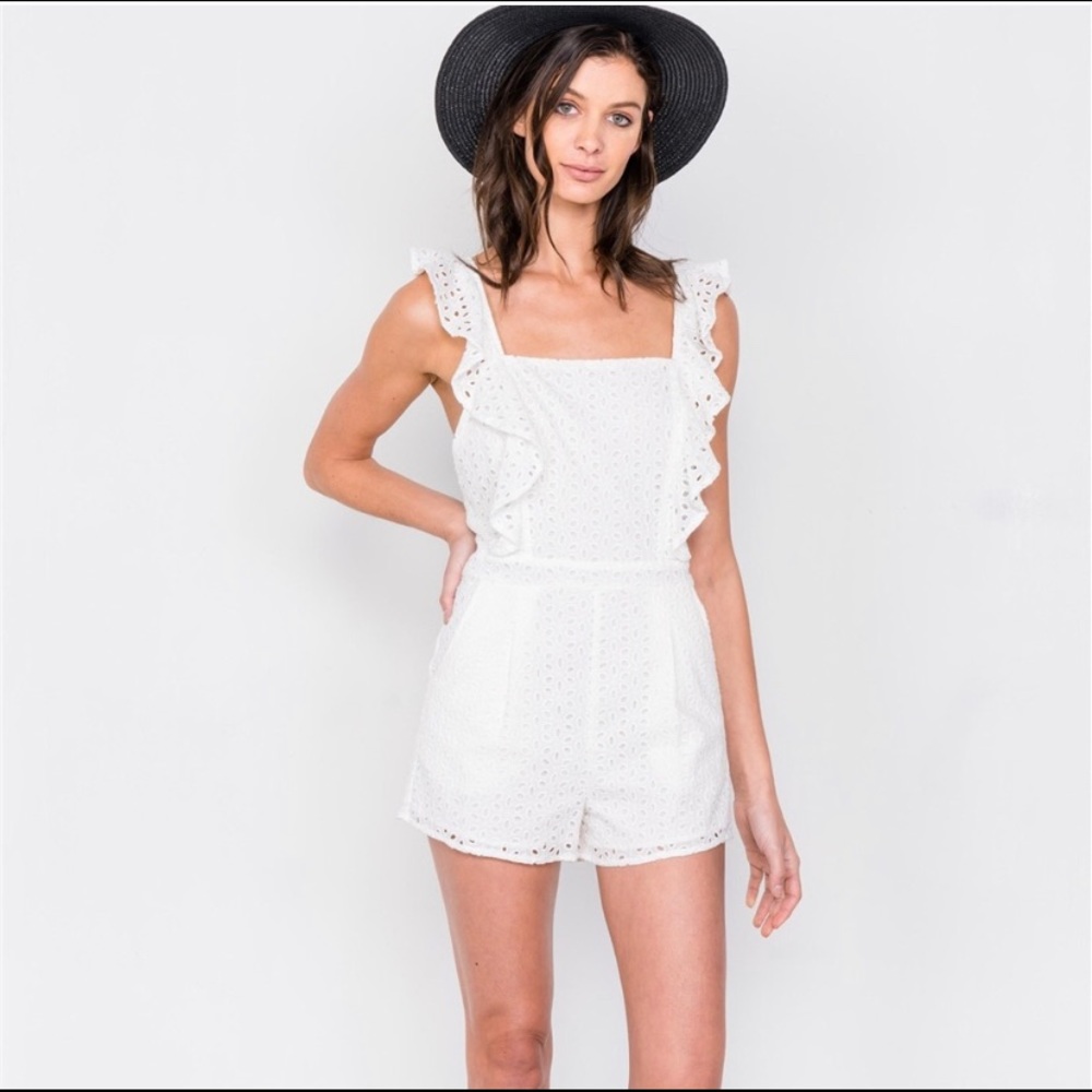 ❤️HP! White Eyelet Ruffle Romper